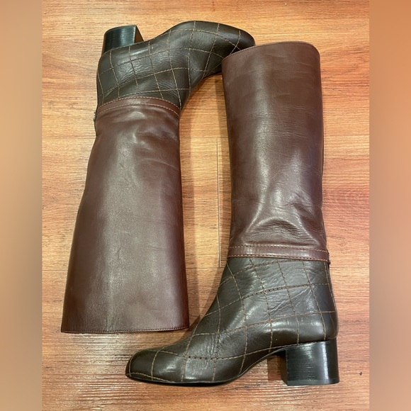 ❌SOLD❌ CHANEL Brown Boots - Picture 2 of 16
